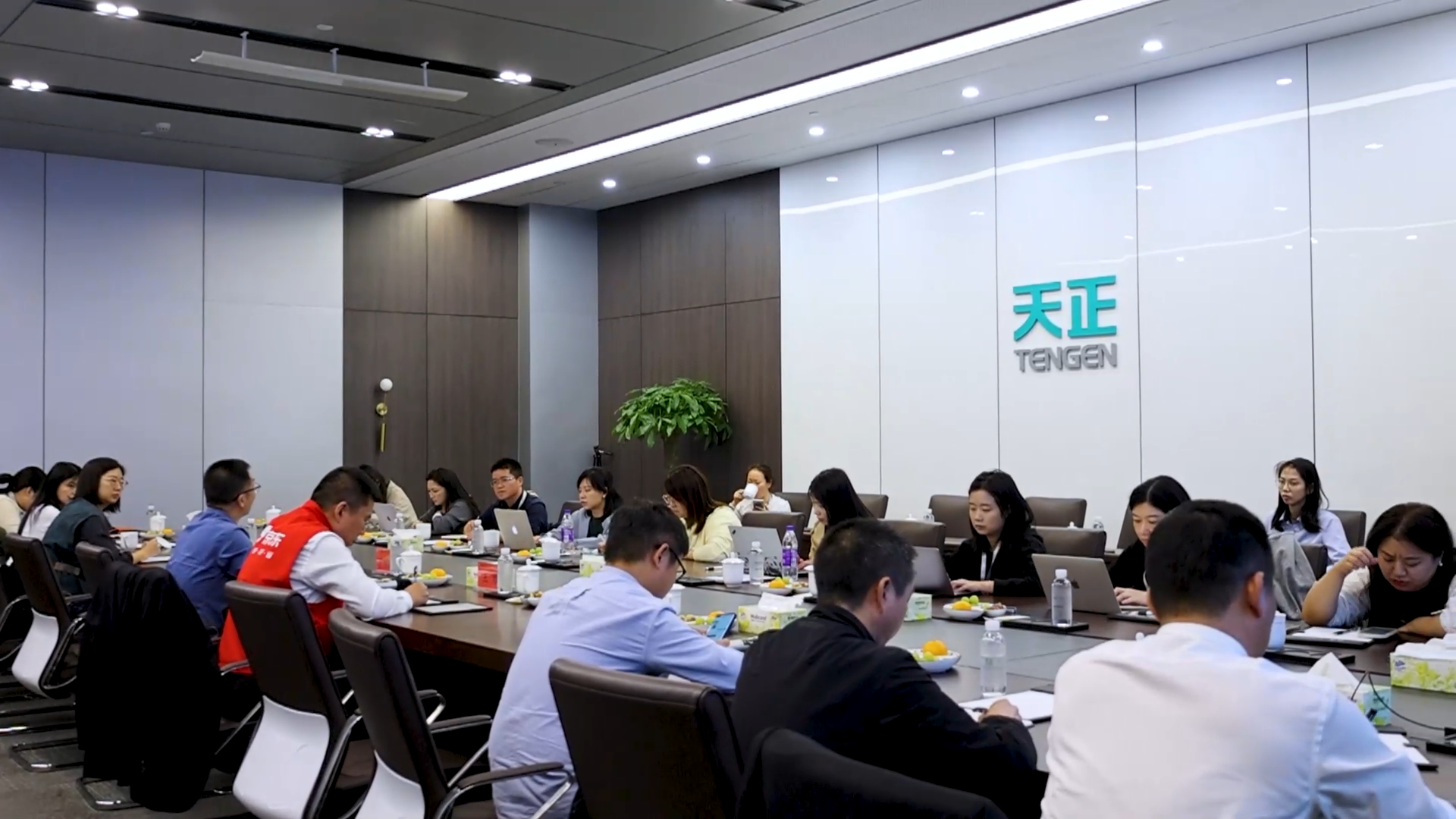 京东工业走进pg夺宝赏金女王，探访产业数智化之路！